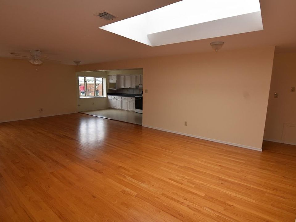1st image of 2515 E Thompson St #2F