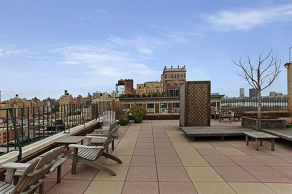 Sold by Corcoran | media 21