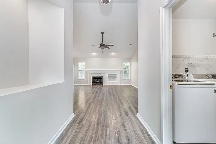 3 bed, 2.0 bath, 1582 sqft, $2,225 — Photo 4