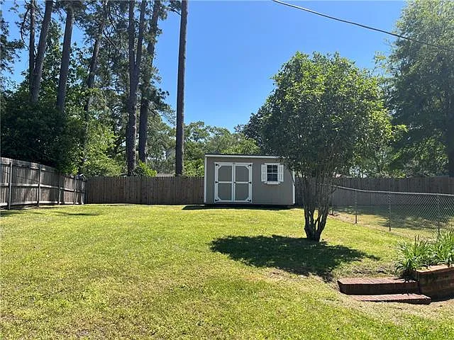 Building Photo - 2480 Lakeview Ln