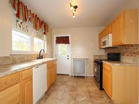 4th image of 4407 Schulte Dr