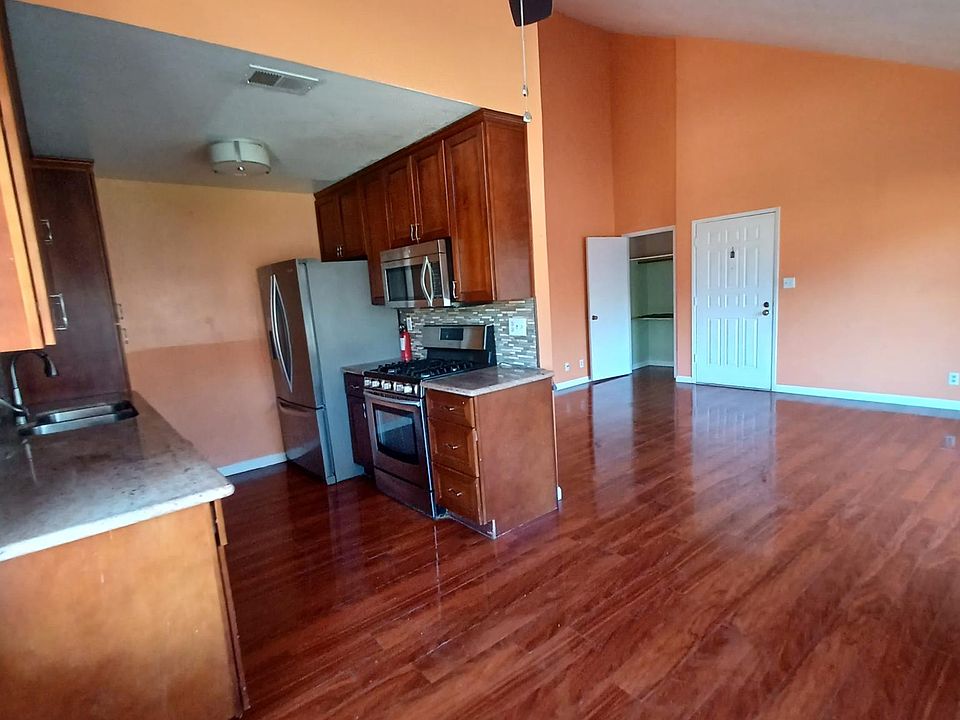 1st image of 46733 Crawford St #10