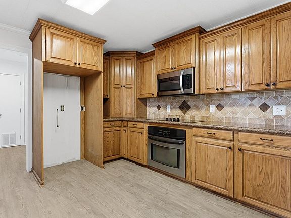 5th image of 2504 Bonito Dr