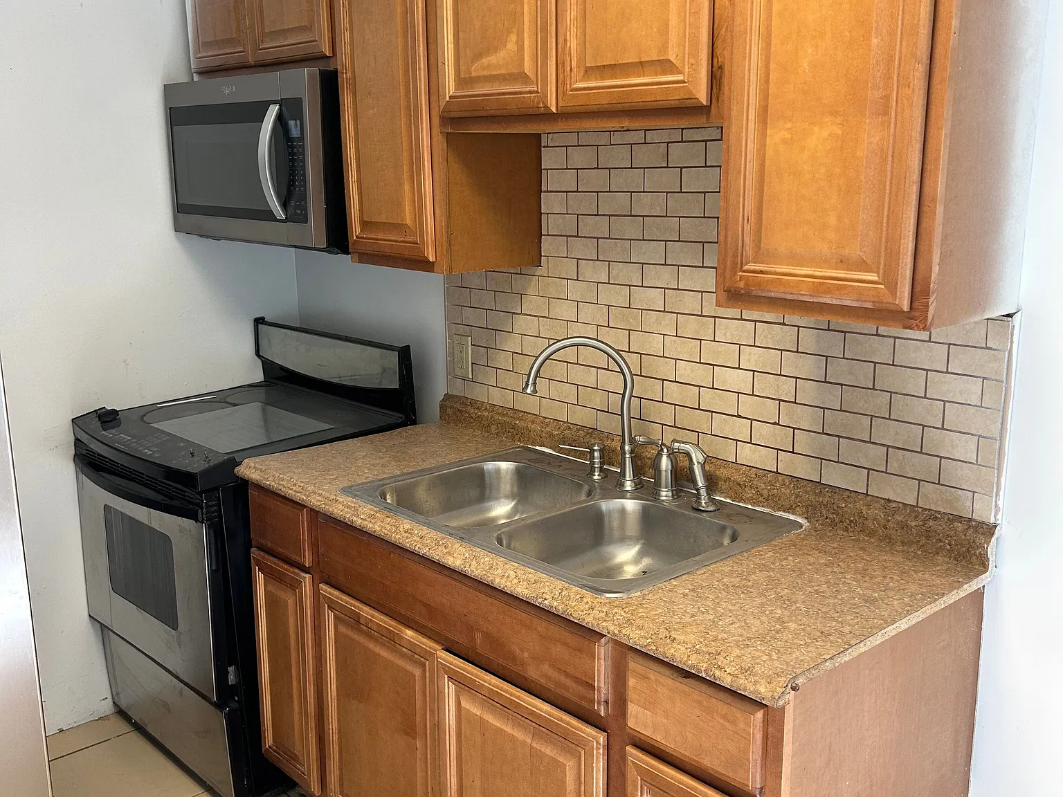 1st floor 4b 2 bath - 2 blocks from widener university — Photo 3