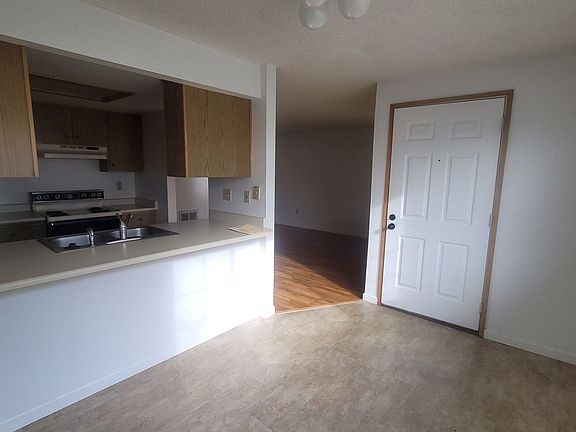 2nd image of 2101 Poplar Dr Unit 66