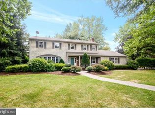 2 Hathaway Dr, Princeton Junction, NJ 08550