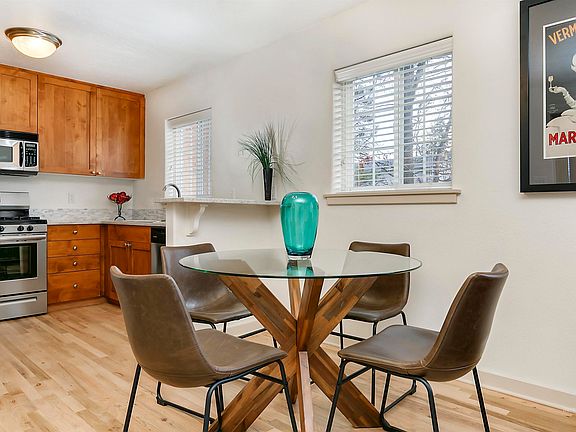 3rd image of 418 W Village Ln