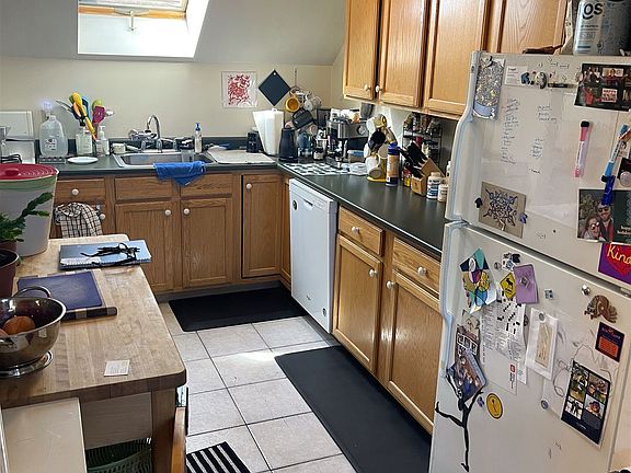 02 Kitchen a