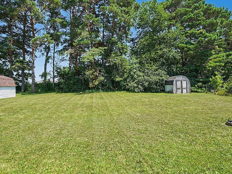 8978 Delwood Dr — Photo 15