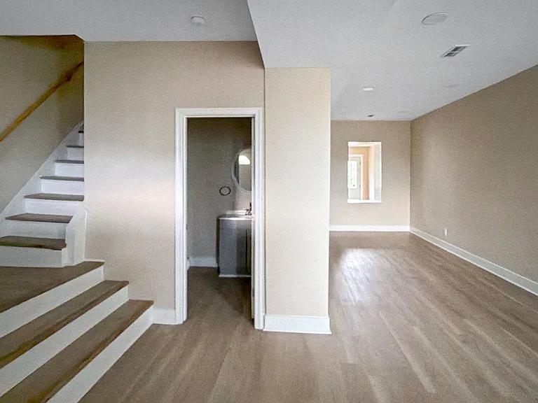 3411 Reisterstown Rd — Photo 4