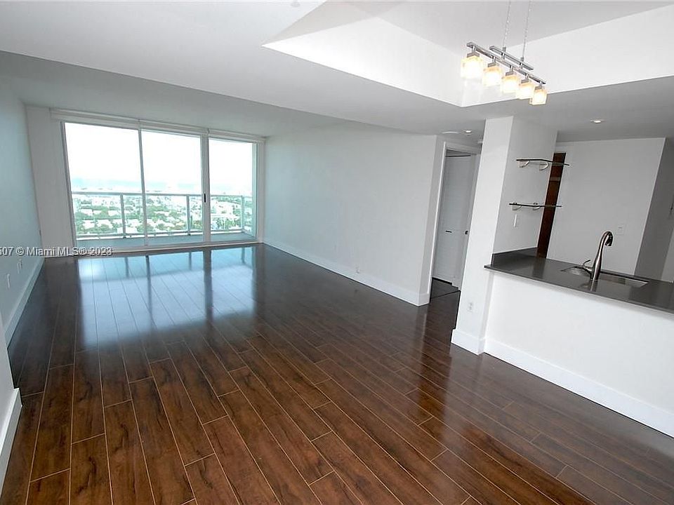 1st image of 650 West Ave #2506