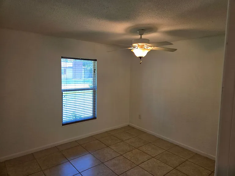 408 E Kentucky Ave — Photo 9