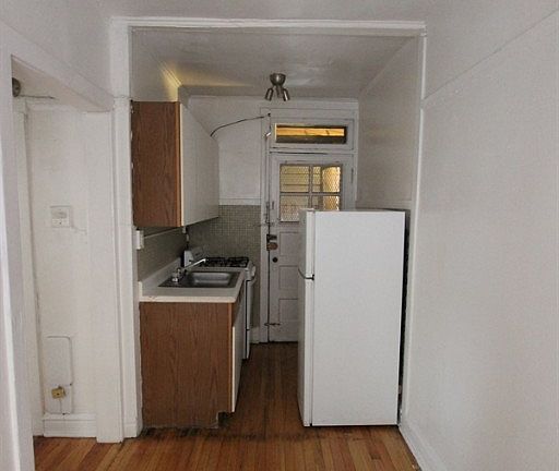 4th image of 427 W Belden Ave #427E202