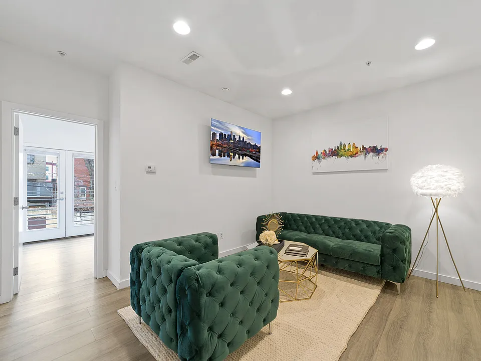 2318 N Park Ave #2R