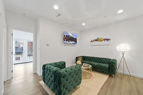 2318 N Park Ave #2R Photo 1