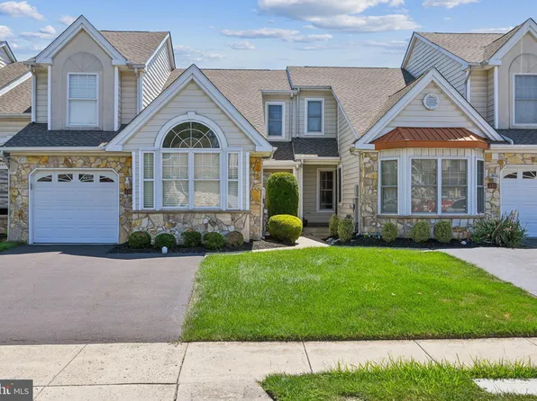 115 Grandview Dr, Ivyland, PA 18974