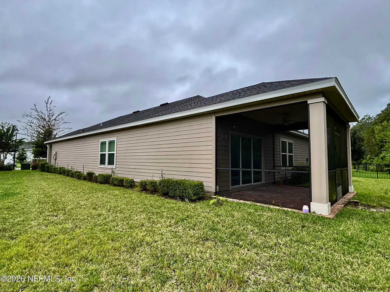 3 bed, 2.0 bath, 2126 sqft, $2,700 — Photo 3