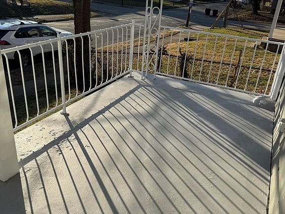 3rd image of 6304 Desmond St