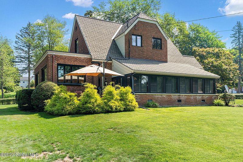5th image of 28 Highland Drive