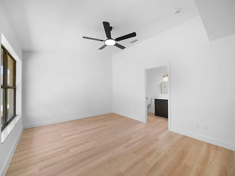 605 Hancock Bridge Pkwy — Photo 15