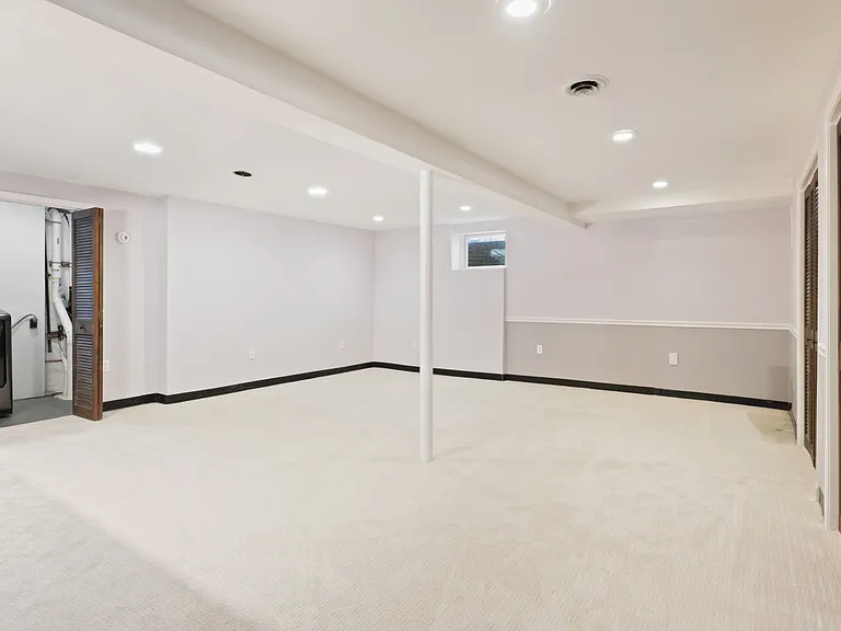 6543 Cedarwood Ct — Photo 9
