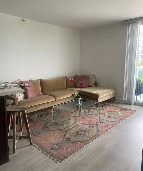 1035 West Ave #502 — Photo 4