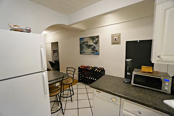 Sold by Anna Pinto Realty | media 8