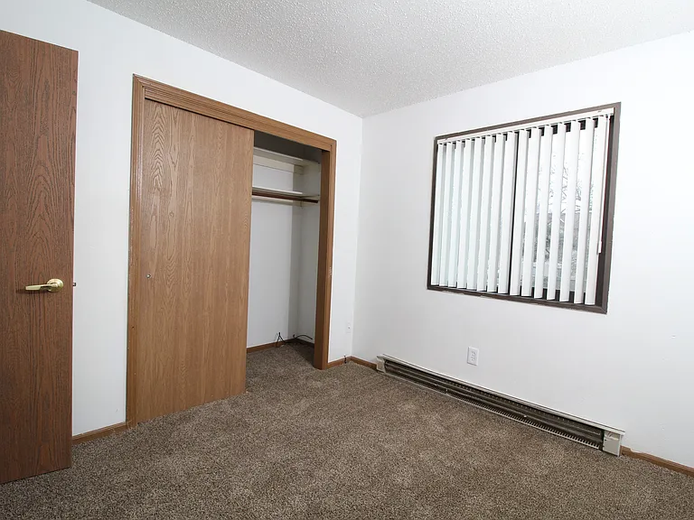 Sunburst Apts — Photo 12