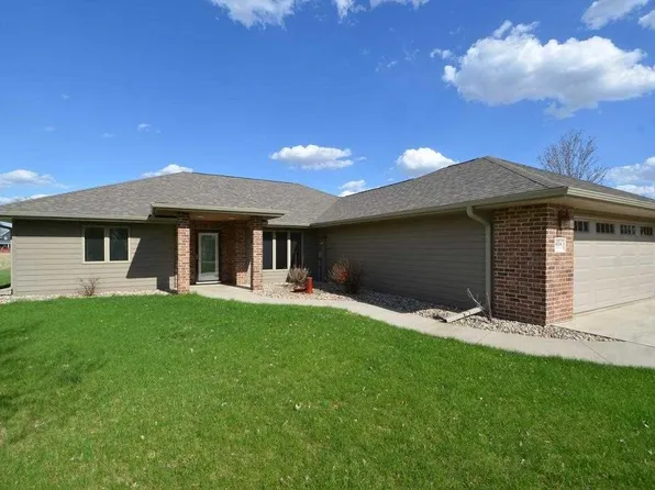 404 Country Club Ln, Spencer, IA 51301