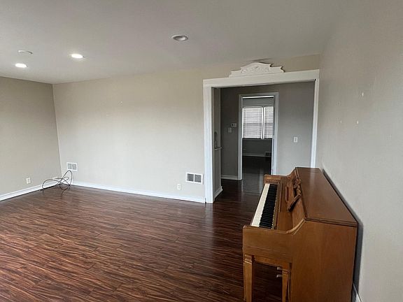 3rd image of 9775 W 143rd St