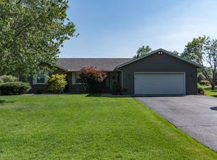 35555 Riverview Dr, Paw Paw, MI 49079