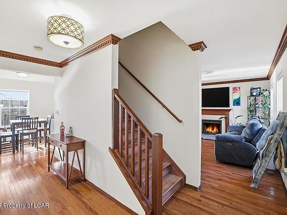 4th image of 134 Durham Ct