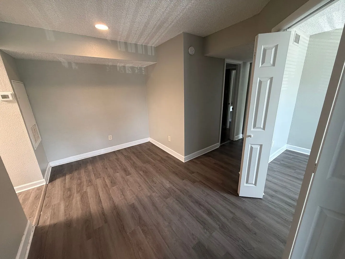 Like New Wonderful 2/1 Condo With Fireplace - Available Now! — Photo 3