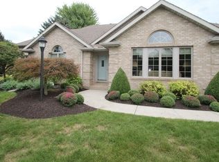 400 S Prestwick Ln, Yorktown, IN