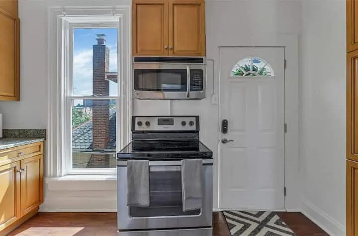 82 Price Ave #C — Photo 37