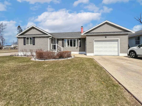 1612 22nd Ave, Menominee, MI 49858