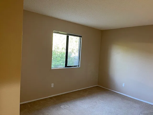1629 Rainier Ave — Photo 2