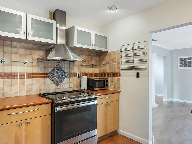 1207 Briercliff Dr — Photo 6