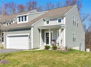 730 Championship Dr #730, Oxford, CT 06478