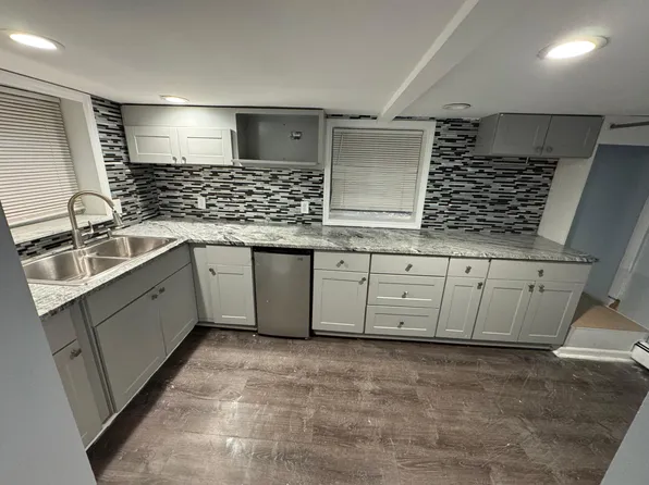 569 W 7th Ave #F1, Roselle, NJ 07203