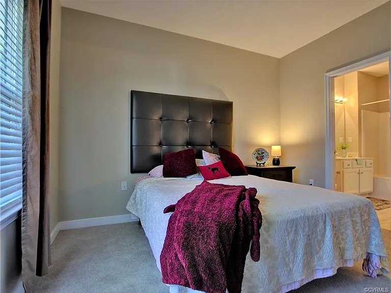4706 Twin Hickory Lake Dr — Photo 16