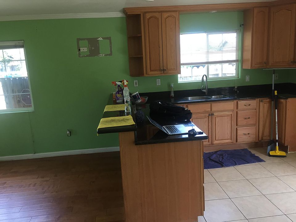 2nd image of 186 Cleveland Ave
