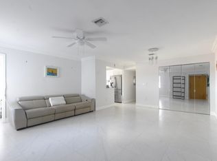 49 Majorca Ave APT 303, Coral Gables, FL 33134