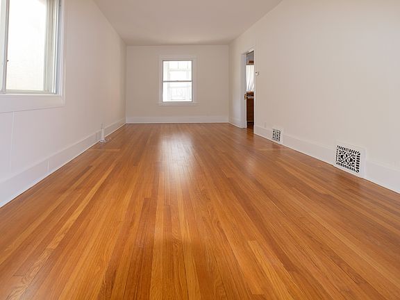 3rd image of 6135 N Wolcott Ave #1