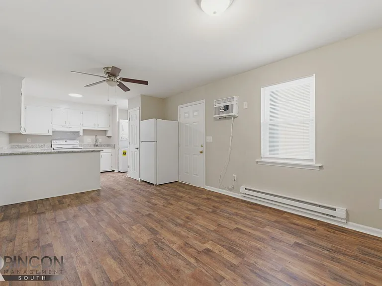4025-4031 Bamberg Ave — Photo 13