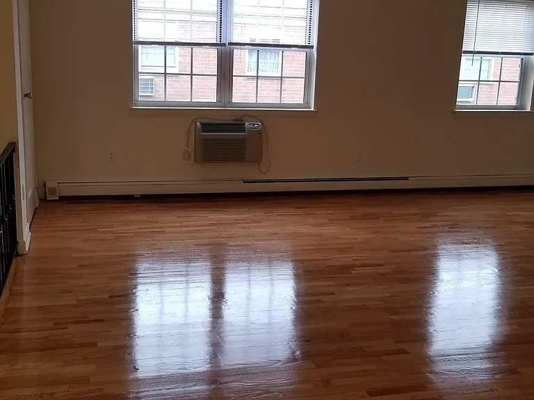586 Main St — Photo 18