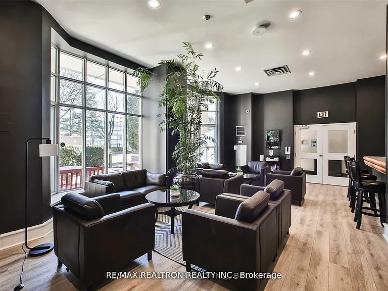 21 Overlea Blvd #1608 — Photo 2