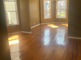 2818 W Henderson St #1, Chicago, IL 60618