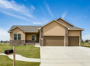 2813 N Emerson Cir, Derby, KS 67037