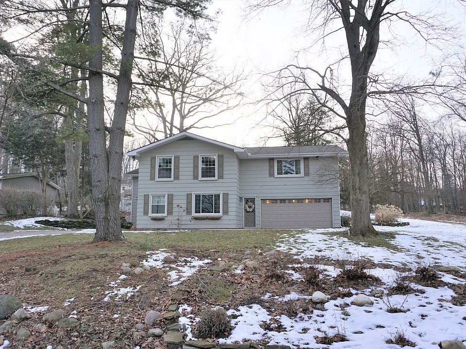 1st image of 36 Highland Ave